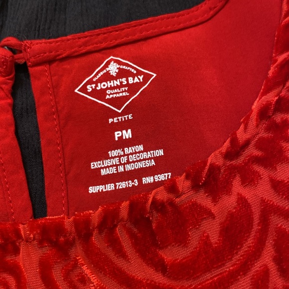 St. John’s Bay Red Retro Blouse - Picture 6 of 10